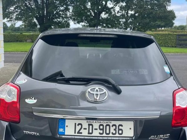 Toyota Auris Hatchback, Diesel, 2012, Grey