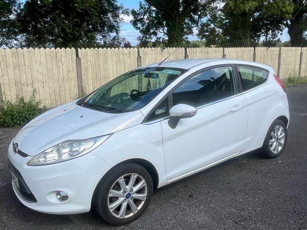 Ford Fiesta Hatchback, Petrol, 2011, White