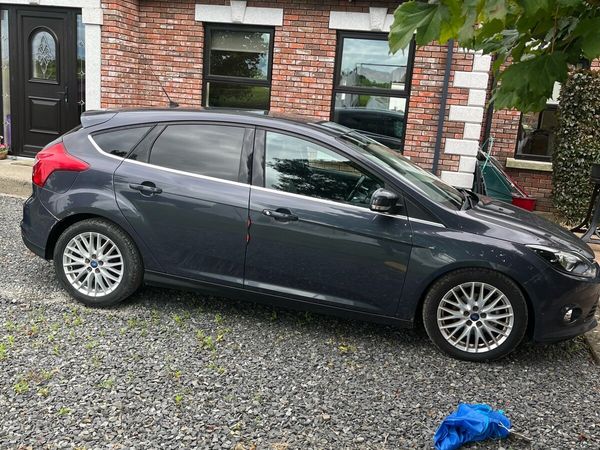 Ford Focus Hatchback, Diesel, 2012, Grey