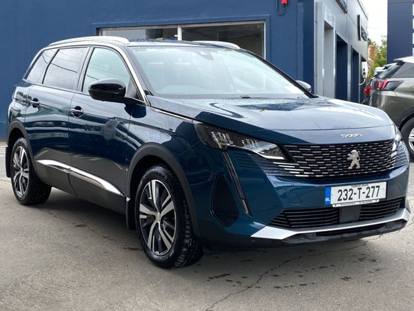 Peugeot 5008 MPV, Diesel, 2023, Blue