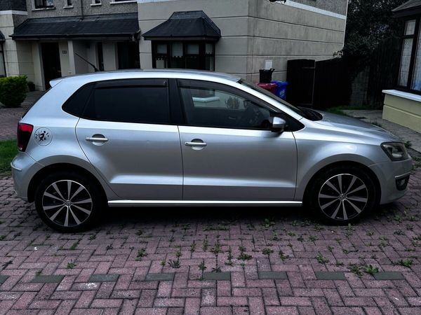 Volkswagen Polo Hatchback, Petrol, 2012, Silver