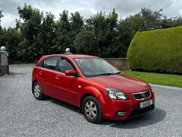 Kia Rio Hatchback, Petrol, 2011, Red