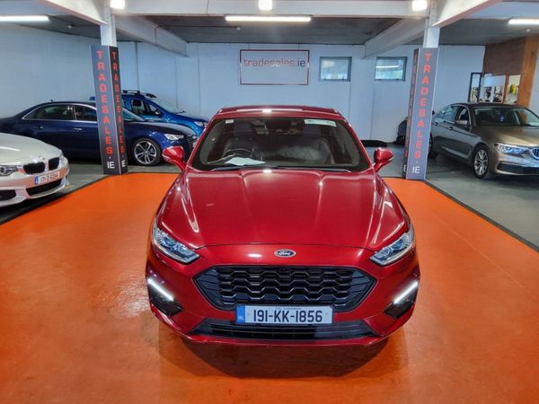 Ford Mondeo Hatchback, Diesel, 2019, Red