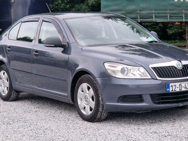 Skoda Octavia Hatchback, Diesel, 2012, Grey