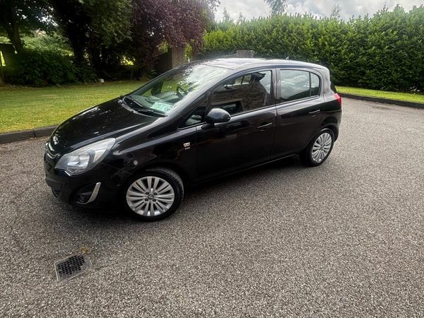 Opel Corsa Hatchback, Petrol, 2014, Black