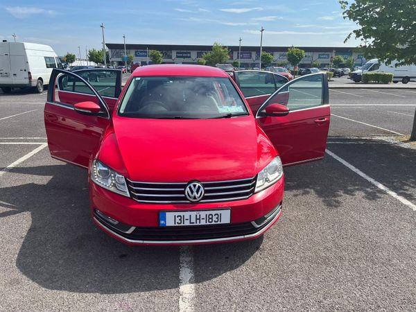 Volkswagen Passat Saloon, Diesel, 2013, Red