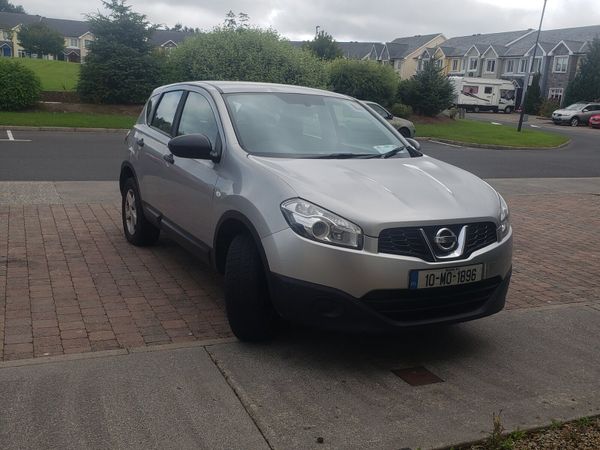 Nissan Qashqai Hatchback, Diesel, 2010, Silver