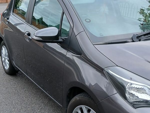 Toyota Yaris Hatchback, Petrol, 2017, Grey
