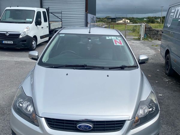 Ford Focus Hatchback, Diesel, 2010, Silver