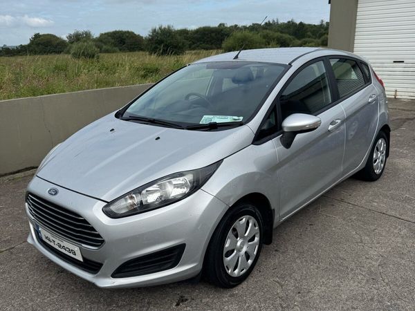 Ford Fiesta Hatchback, Petrol, 2014, Silver