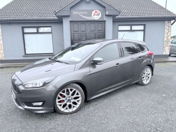 Ford Focus Hatchback, Petrol, 2017, Grey