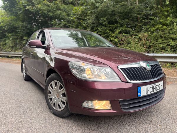 Skoda Octavia Saloon, Diesel, 2011, Red