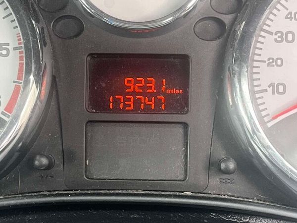 Peugeot 207 Hatchback, Diesel, 2011, Grey