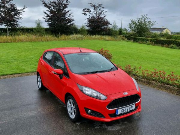 Ford Fiesta Hatchback, Petrol, 2016, Red