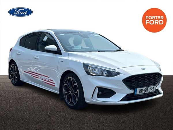 Ford Focus Hatchback, Petrol, 2019, White