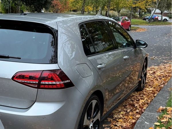 Volkswagen Golf Hatchback, Petrol, 2015, Silver