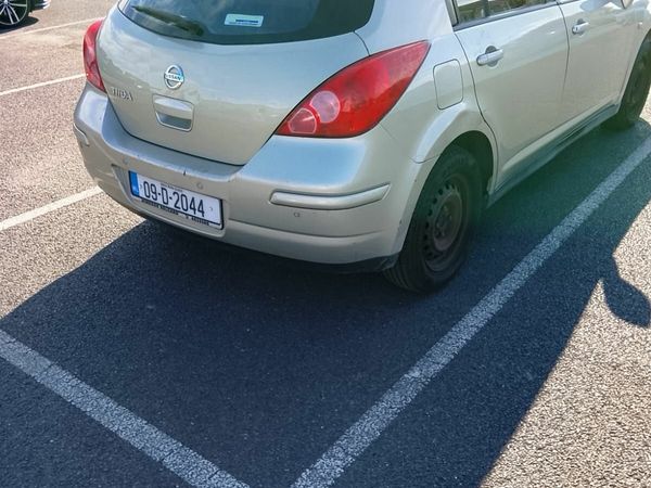 Nissan Tiida Hatchback, Diesel, 2009, Silver