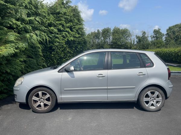 Volkswagen Polo Hatchback, Petrol, 2008, Silver