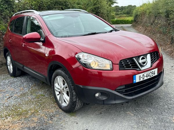 Nissan Qashqai+2 Hatchback, Diesel, 2011, Red