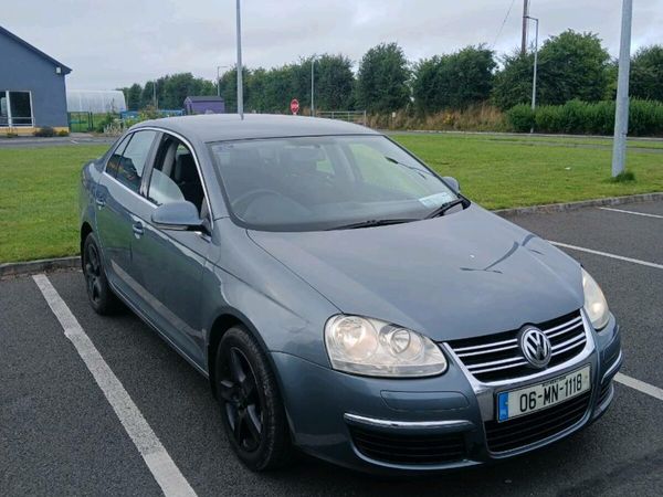 Volkswagen Jetta Saloon, Petrol, 2006, Green