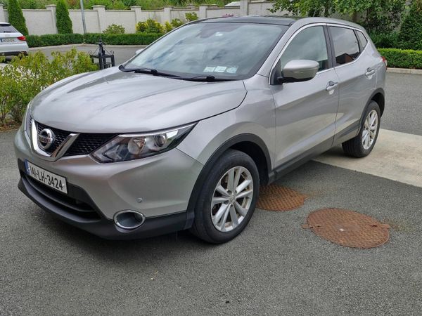 Nissan Qashqai Hatchback, Diesel, 2014, Silver