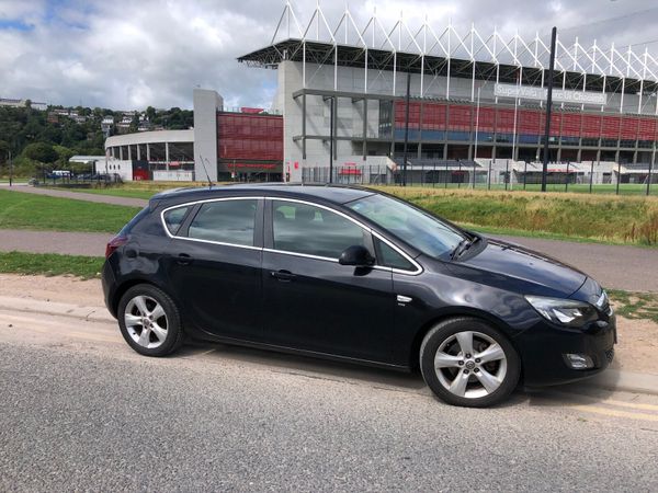 Opel Astra Hatchback, Diesel, 2010, Black