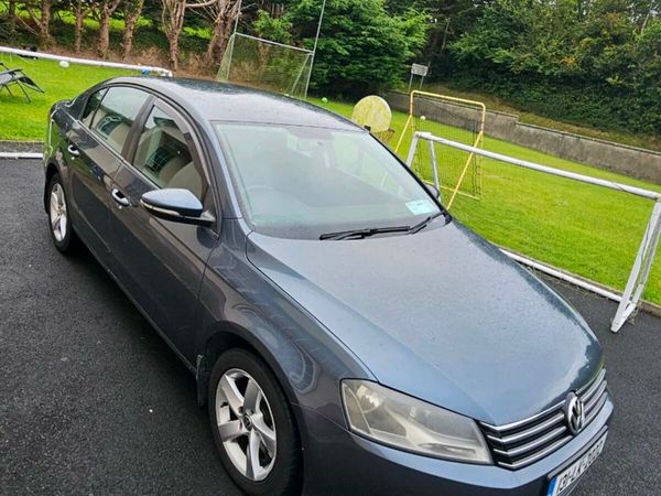 Volkswagen Passat Saloon, Diesel, 2013, Grey