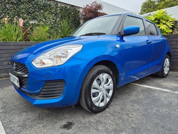 Suzuki Swift Hatchback, Petrol, 2021, Blue