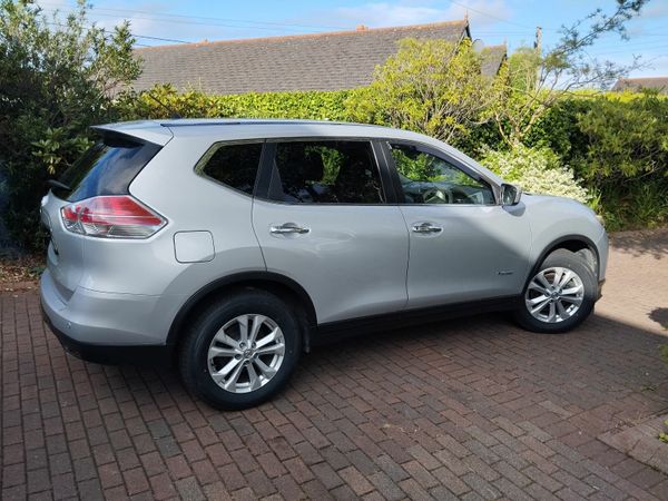Nissan X-Trail SUV, Petrol Hybrid, 2015, Silver