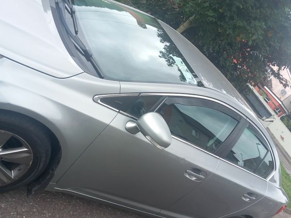 Toyota Avensis Saloon, Diesel, 2012, Grey