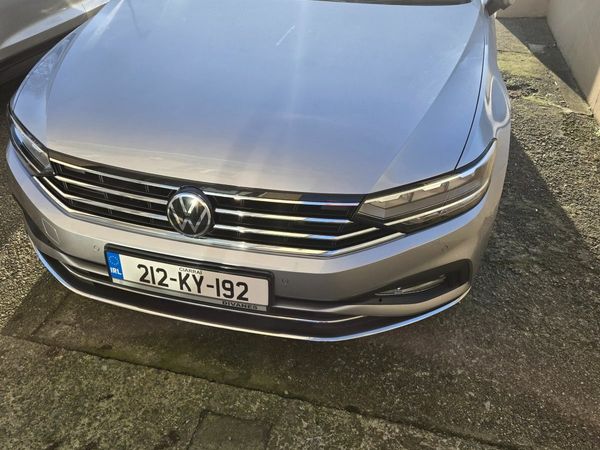 Volkswagen Passat Saloon, Diesel, 2021, Grey