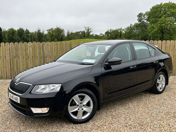 Skoda Octavia Saloon, Diesel, 2016, Black
