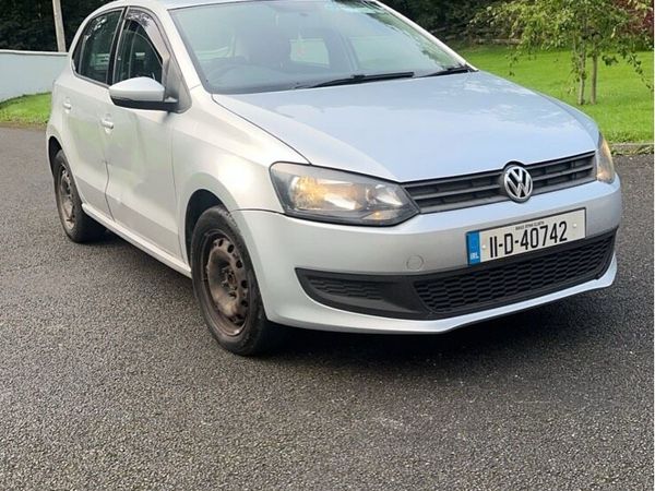 Volkswagen Polo Hatchback, Petrol, 2011, Silver