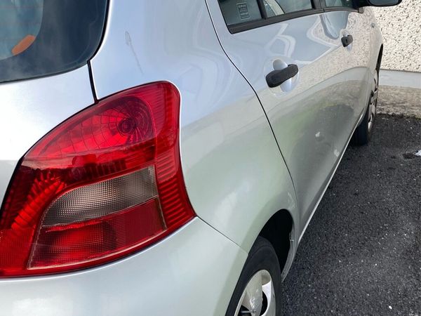 Toyota Yaris Hatchback, Petrol, 2008, Silver