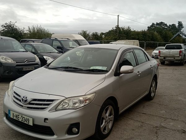Toyota Corolla Saloon, Diesel, 2011, Silver