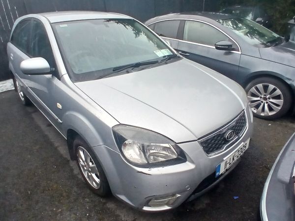 Kia Rio Hatchback, Diesel, 2011, Silver
