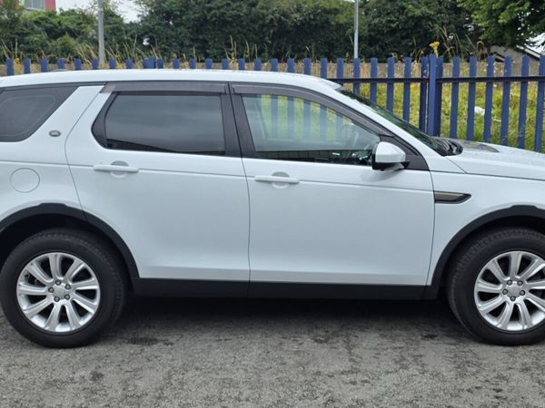 Land Rover Discovery Sport SUV, Petrol, 2015, White