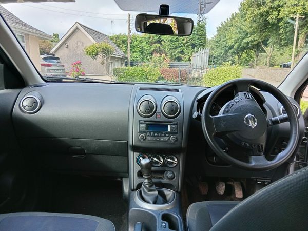 Nissan Qashqai Estate/Jeep, Diesel, 2012, Silver