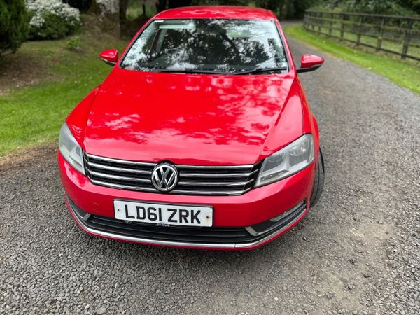 Volkswagen Passat Saloon, Diesel, 2011, Red