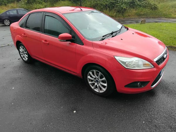 Ford Focus Saloon, Diesel, 2011, Red