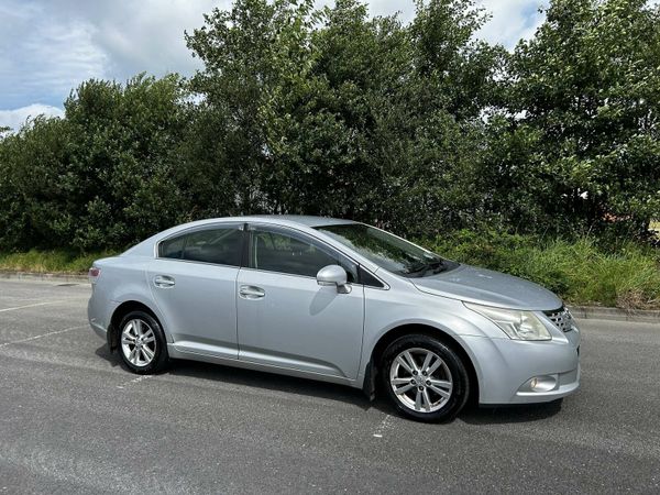 Toyota Avensis Saloon, Petrol, 2009, Silver
