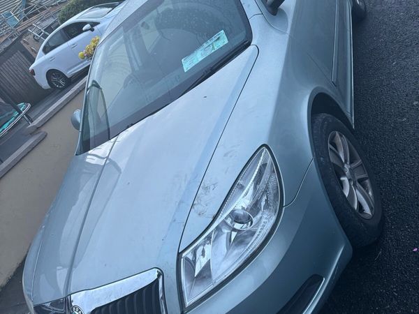 Skoda Octavia Hatchback, Diesel, 2011, Green