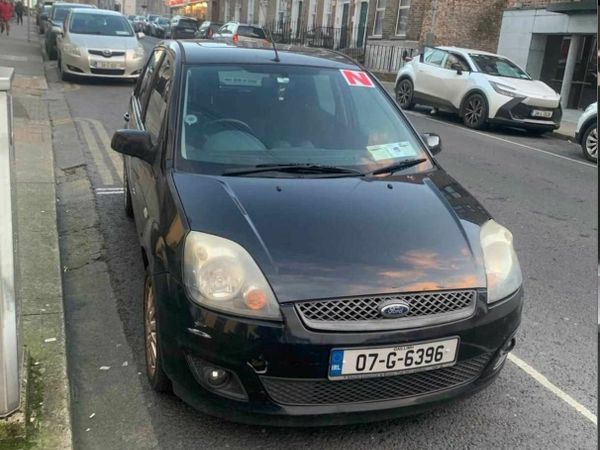 Ford Fiesta Hatchback, Petrol, 2007, Black