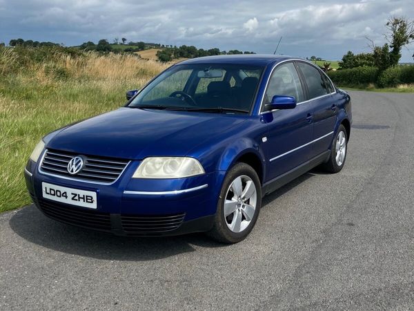 Volkswagen Passat Saloon, Diesel, 2004, Blue