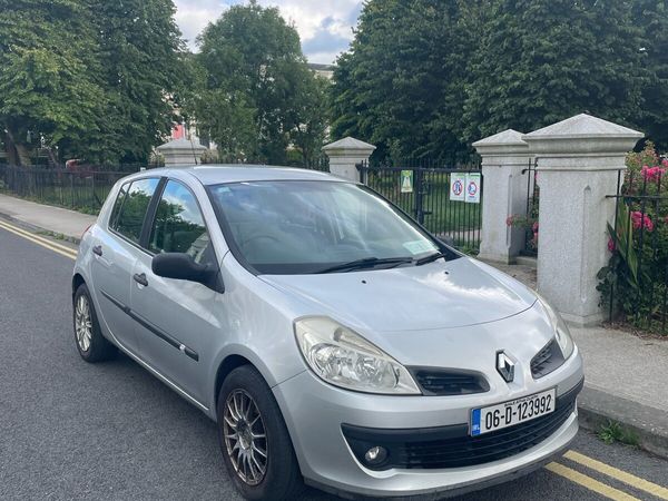 Renault Clio Hatchback, Petrol, 2006, Silver