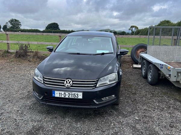 Volkswagen Passat Saloon, Diesel, 2011, Black