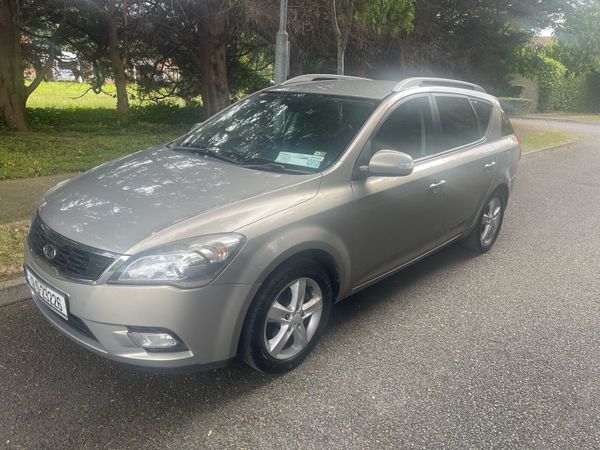 Kia Ceed MPV, Diesel, 2012, Silver