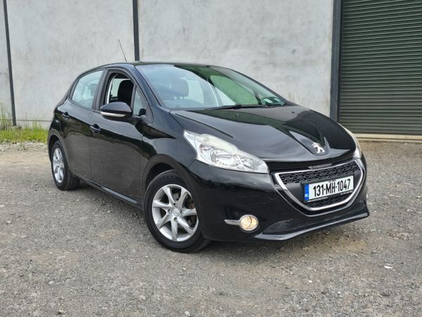 Peugeot 208 Hatchback, Petrol, 2013, Black