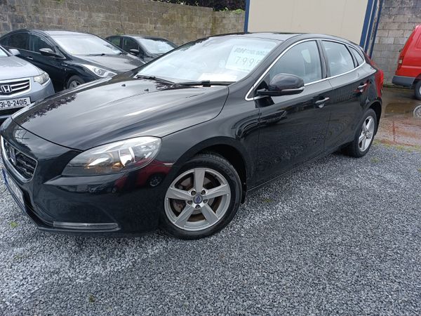 Volvo V40 Hatchback, Diesel, 2015, Black