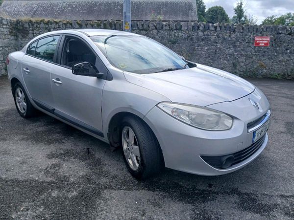 Renault Fluence Saloon, Diesel, 2011, Silver